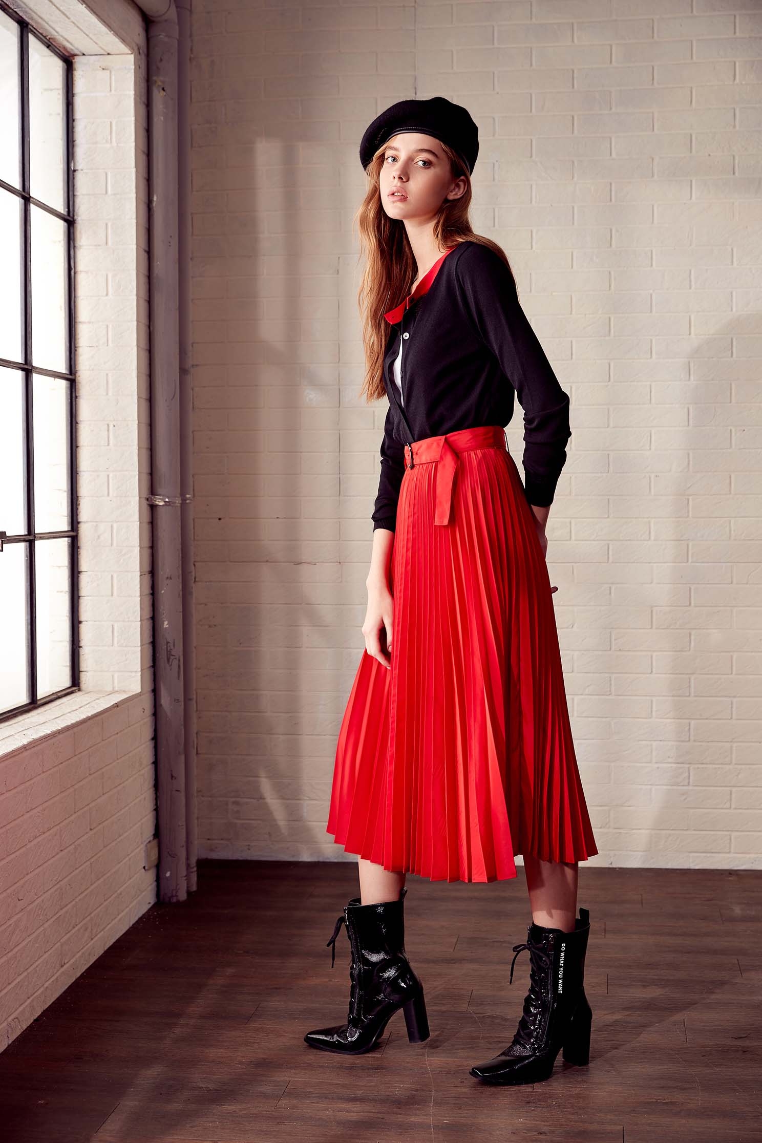 Mid Waist Pleated SkirtMid-waist folds and knee skirt,goodlucknewyear,Season (SS) Look,Pleated skirts,Season (AW) Look,Belts,Midi skirts,Lucky Red,Trench coats