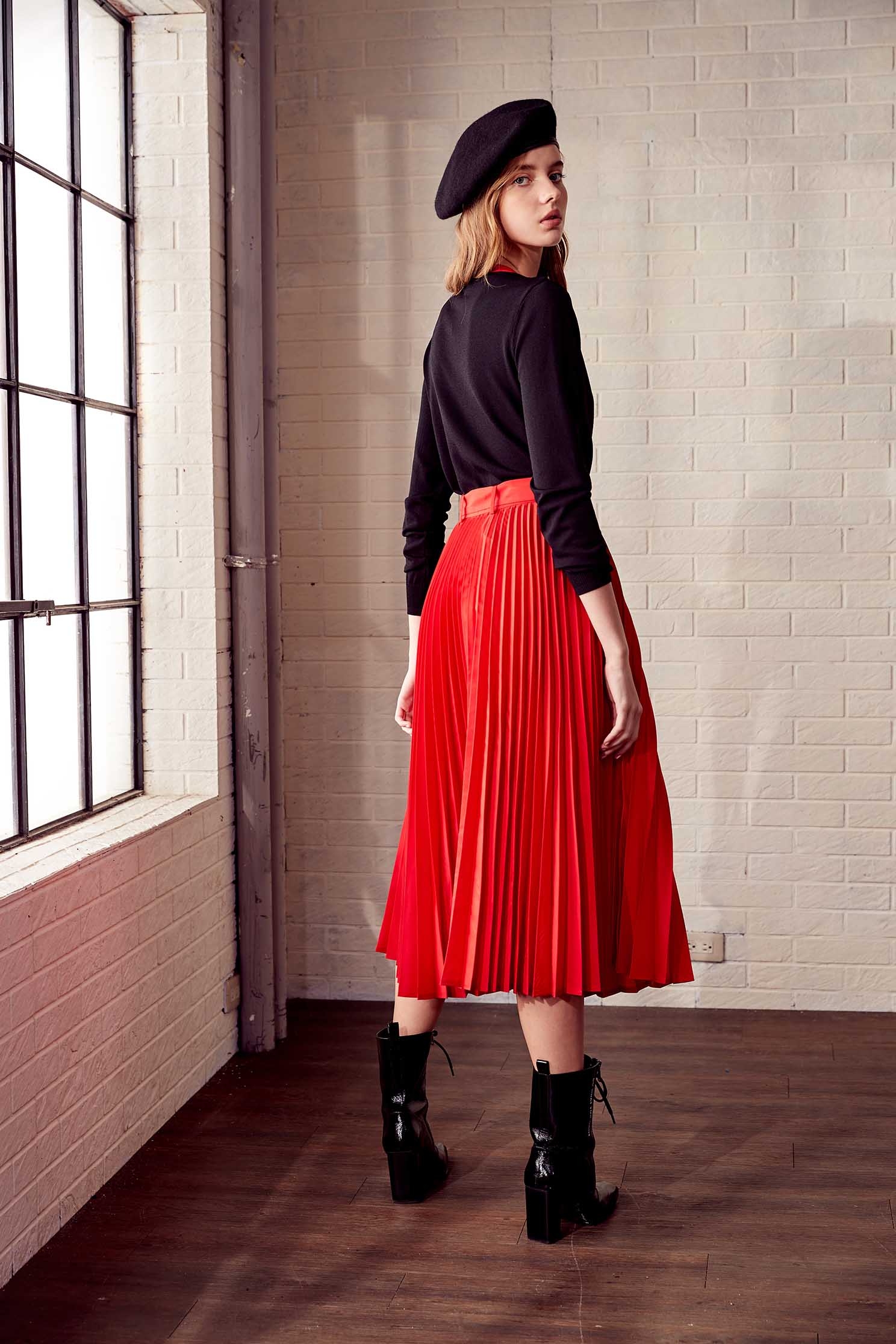 Mid Waist Pleated SkirtMid-waist folds and knee skirt,goodlucknewyear,Season (SS) Look,Pleated skirts,Season (AW) Look,Belts,Midi skirts,Lucky Red,Trench coats