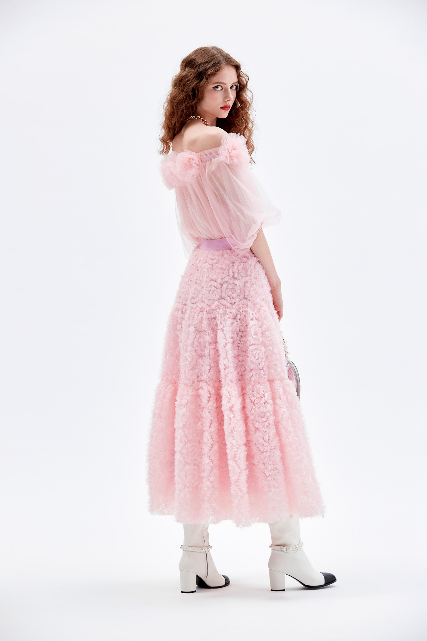 3-D Mesh Rose Detail Pink Skirt3-D Mesh Rose Detail Pink Skirt,Season (AW) Look,Mesh fabric,Midi skirts