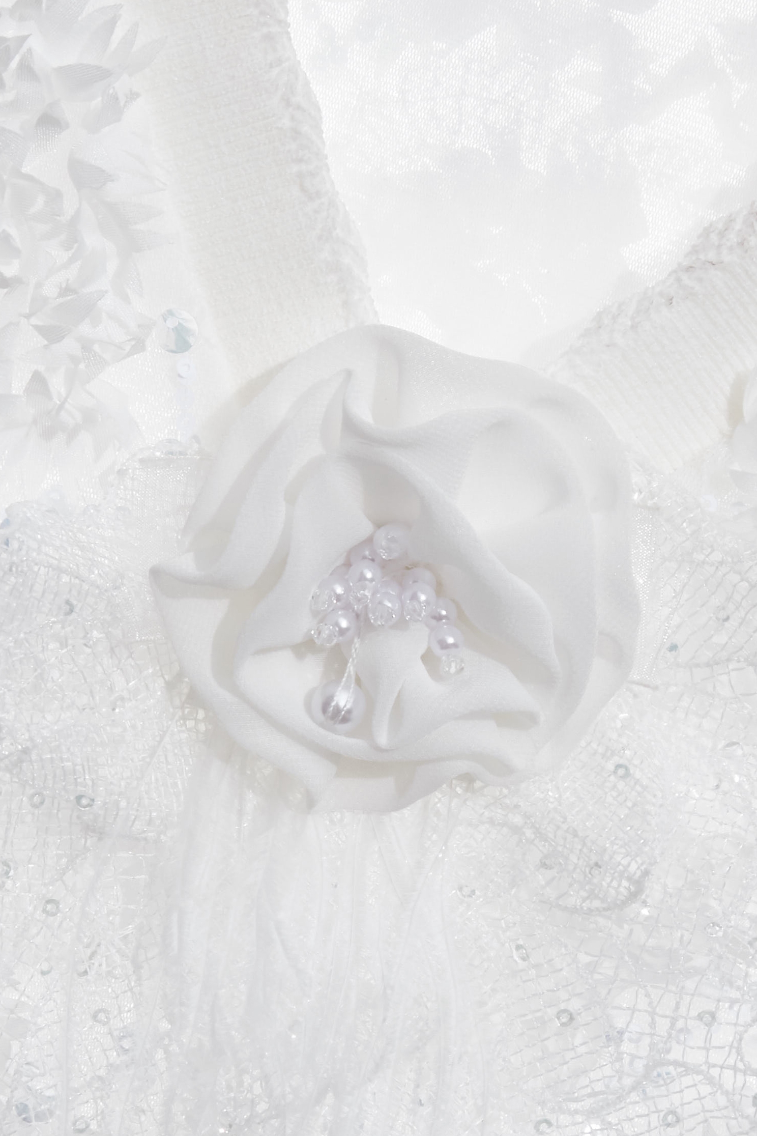 3-D Floral Detail Sequin Vest3-D Floral Detail Sequin Vest,V-Neck T shirts,sleeveless tops,Office Looks,Tops,sleeveless tops,Season (AW) Look,Valentine,sleeveless tops,blossoms