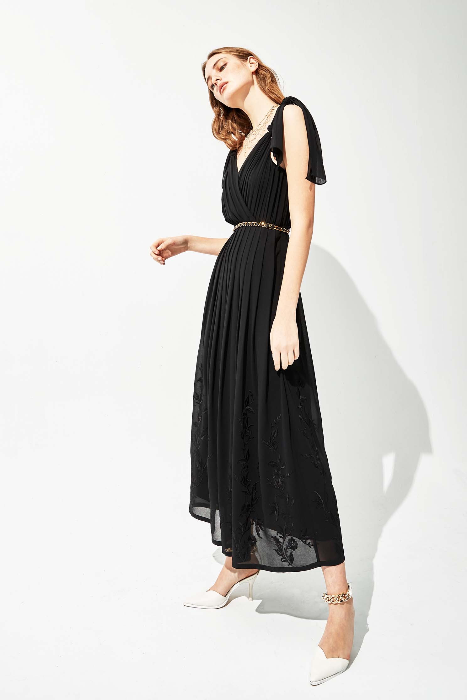 Overlap Pleated Maxi DressLow-cut floral long dress with embroidery,V-Neck T shirts,Embroidered,cocktaildresses,Season (SS) Look,mothergift,Evening dresses,Maxi dresses,Chiffon,Chiffon dresses,Black dresses