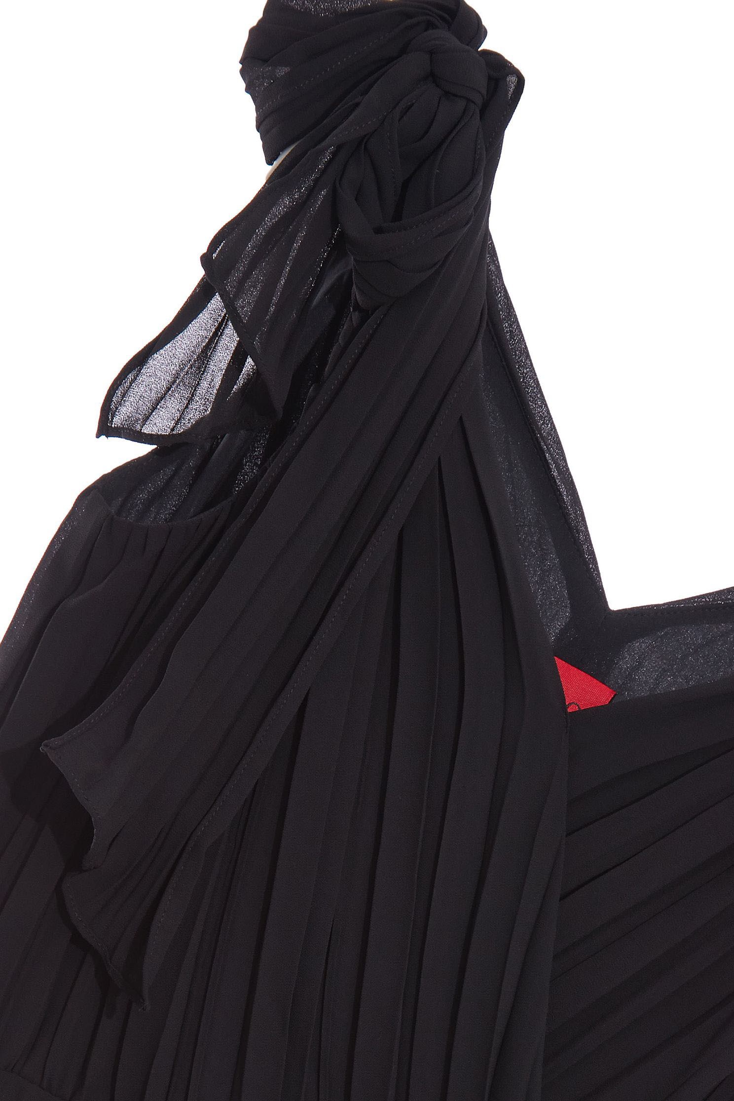 Overlap Pleated Maxi DressLow-cut floral long dress with embroidery,V-Neck T shirts,Embroidered,cocktaildresses,Season (SS) Look,mothergift,Evening dresses,Maxi dresses,Chiffon,Chiffon dresses,Black dresses