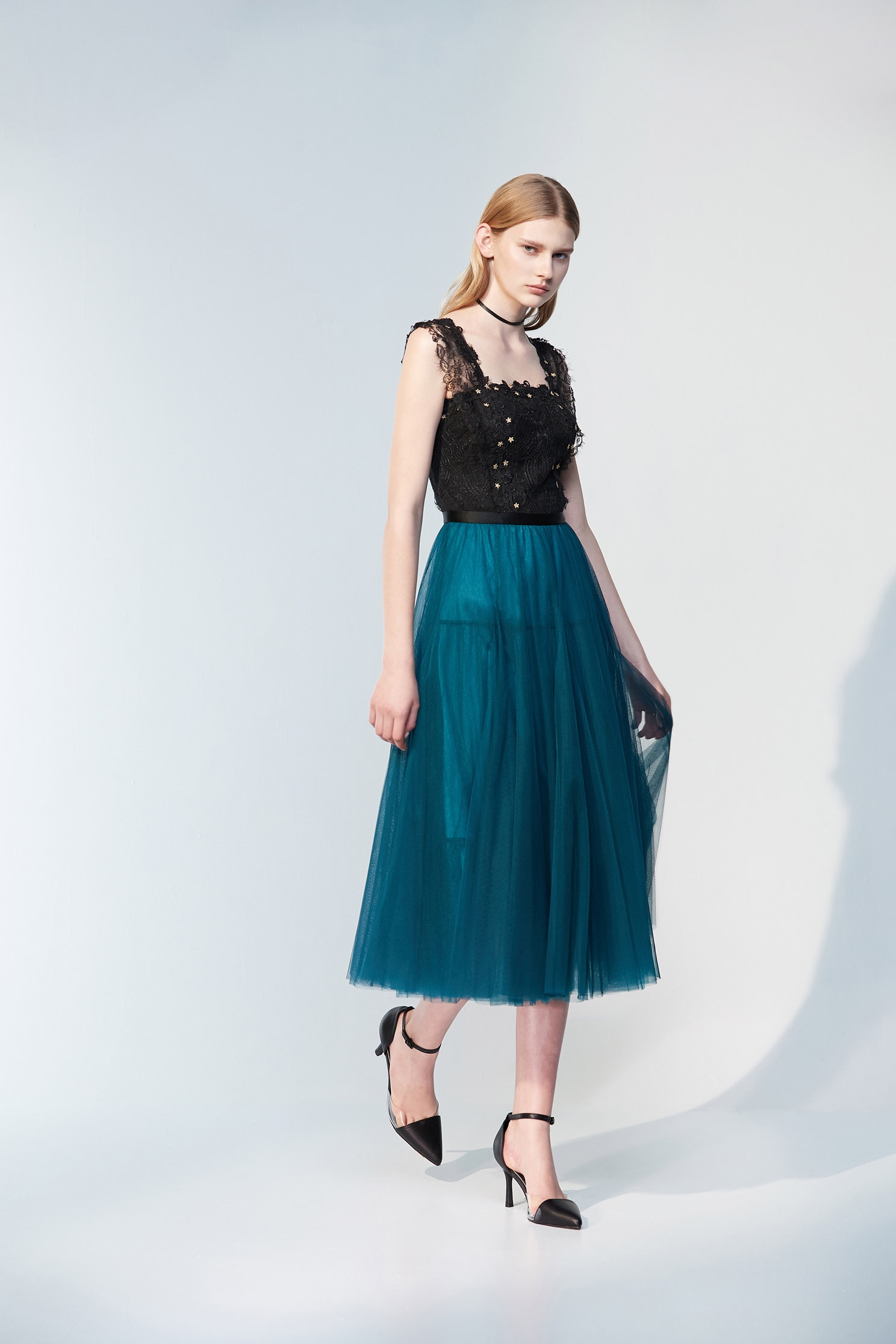 Sleeveless Tulle Maxi Dress With Lace DetailTurquoise tulle long dress,cocktaildresses,mothergift,Sleeveless dresses,Evening dresses,Season (AW) Look,Tutu skirts,Mesh fabric,Lace,Maxi dresses