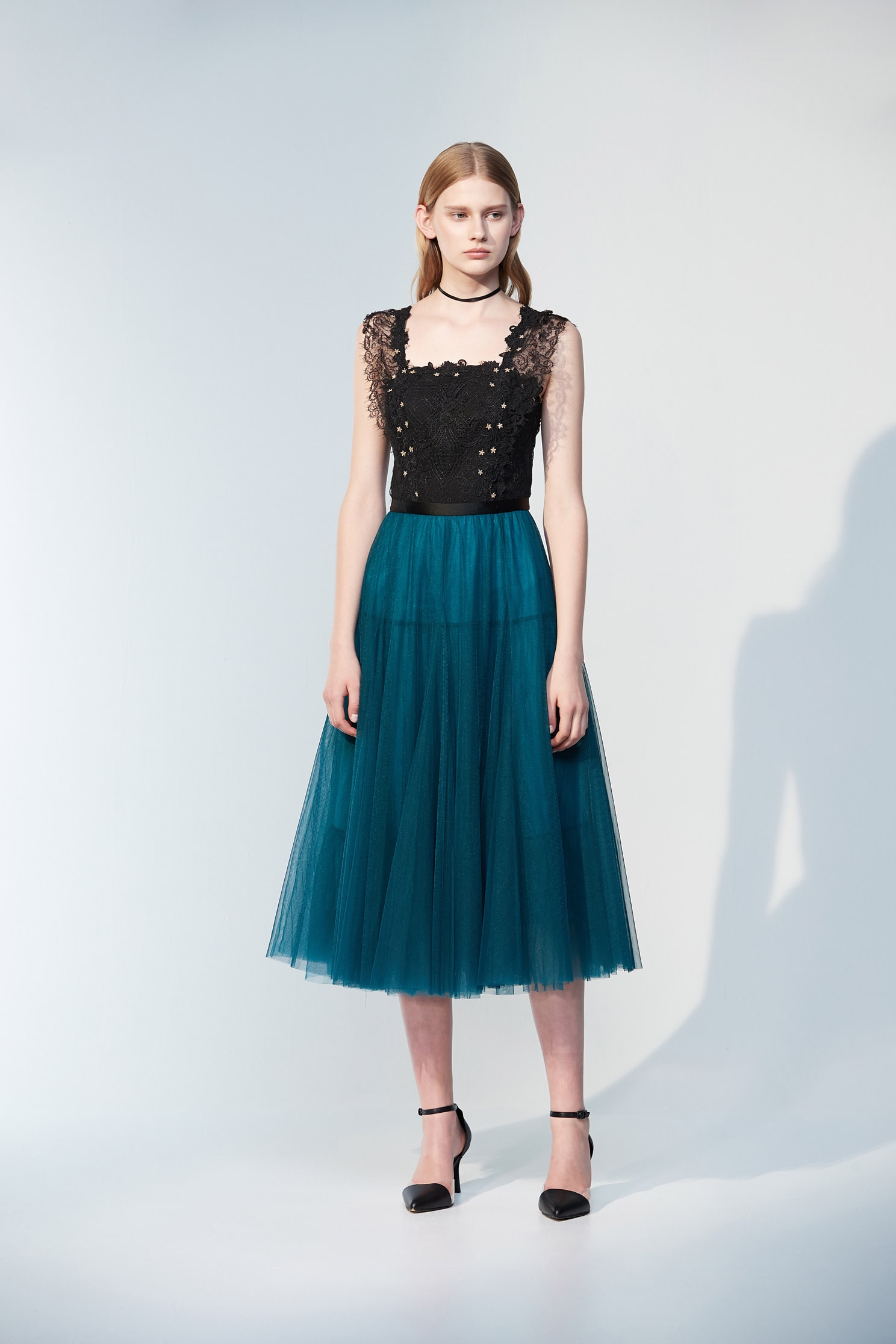 Sleeveless Tulle Maxi Dress With Lace DetailTurquoise tulle long dress,cocktaildresses,mothergift,Sleeveless dresses,Evening dresses,Season (AW) Look,Tutu skirts,Mesh fabric,Lace,Maxi dresses