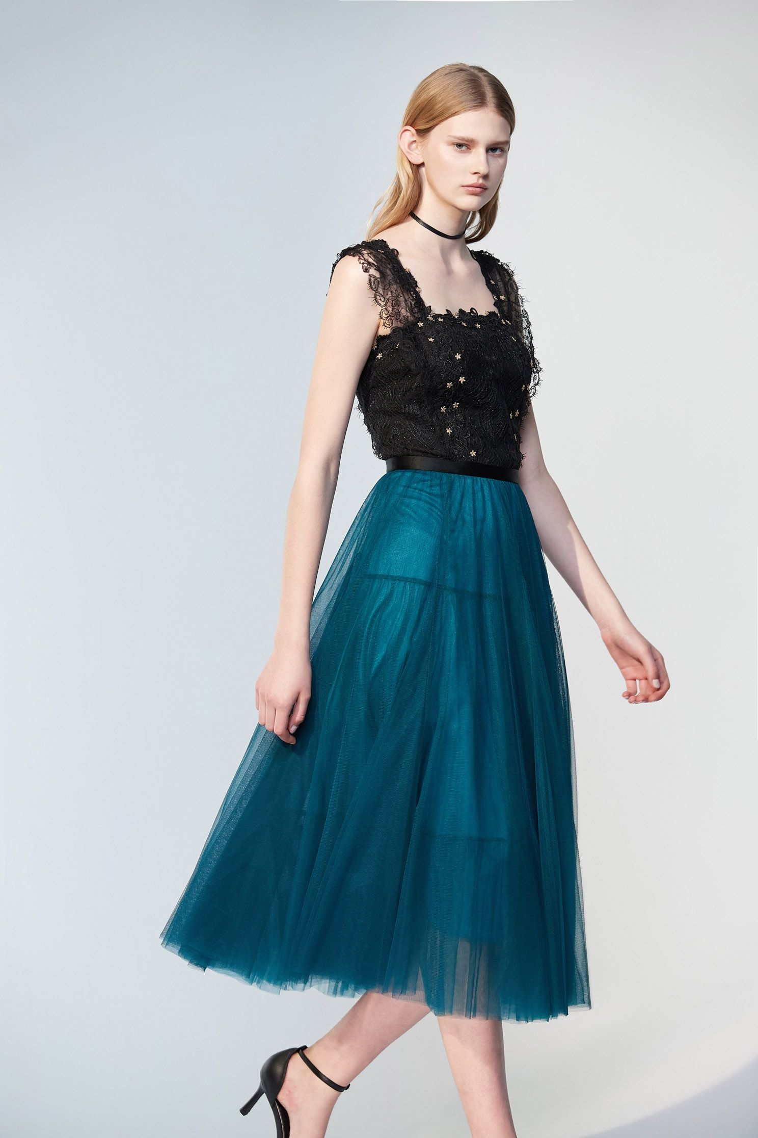 Sleeveless Tulle Maxi Dress With Lace DetailTurquoise tulle long dress,cocktaildresses,mothergift,Sleeveless dresses,Evening dresses,Season (AW) Look,Tutu skirts,Mesh fabric,Lace,Maxi dresses