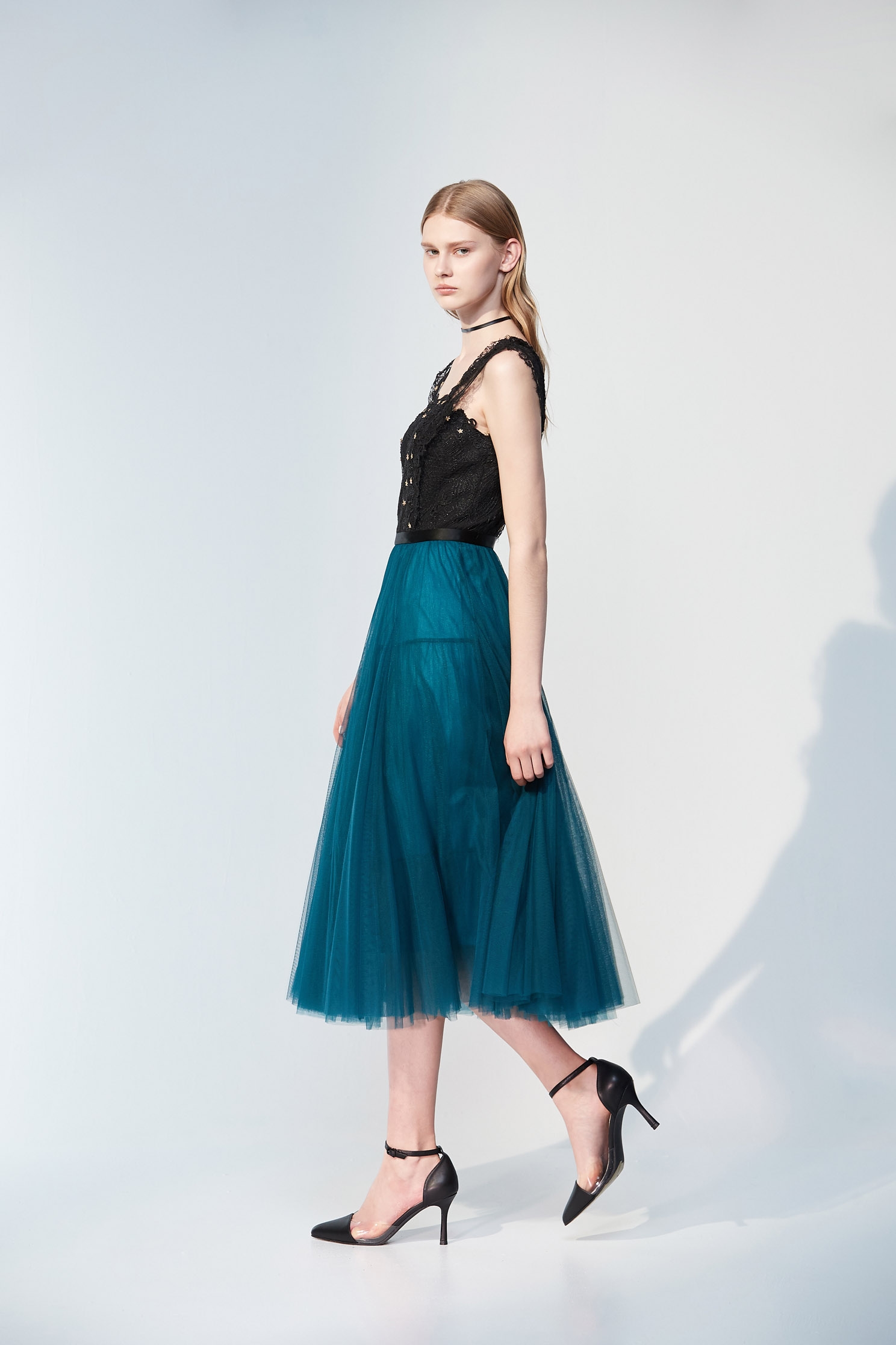 Sleeveless Tulle Maxi Dress With Lace DetailTurquoise tulle long dress,cocktaildresses,mothergift,Sleeveless dresses,Evening dresses,Season (AW) Look,Tutu skirts,Mesh fabric,Lace,Maxi dresses