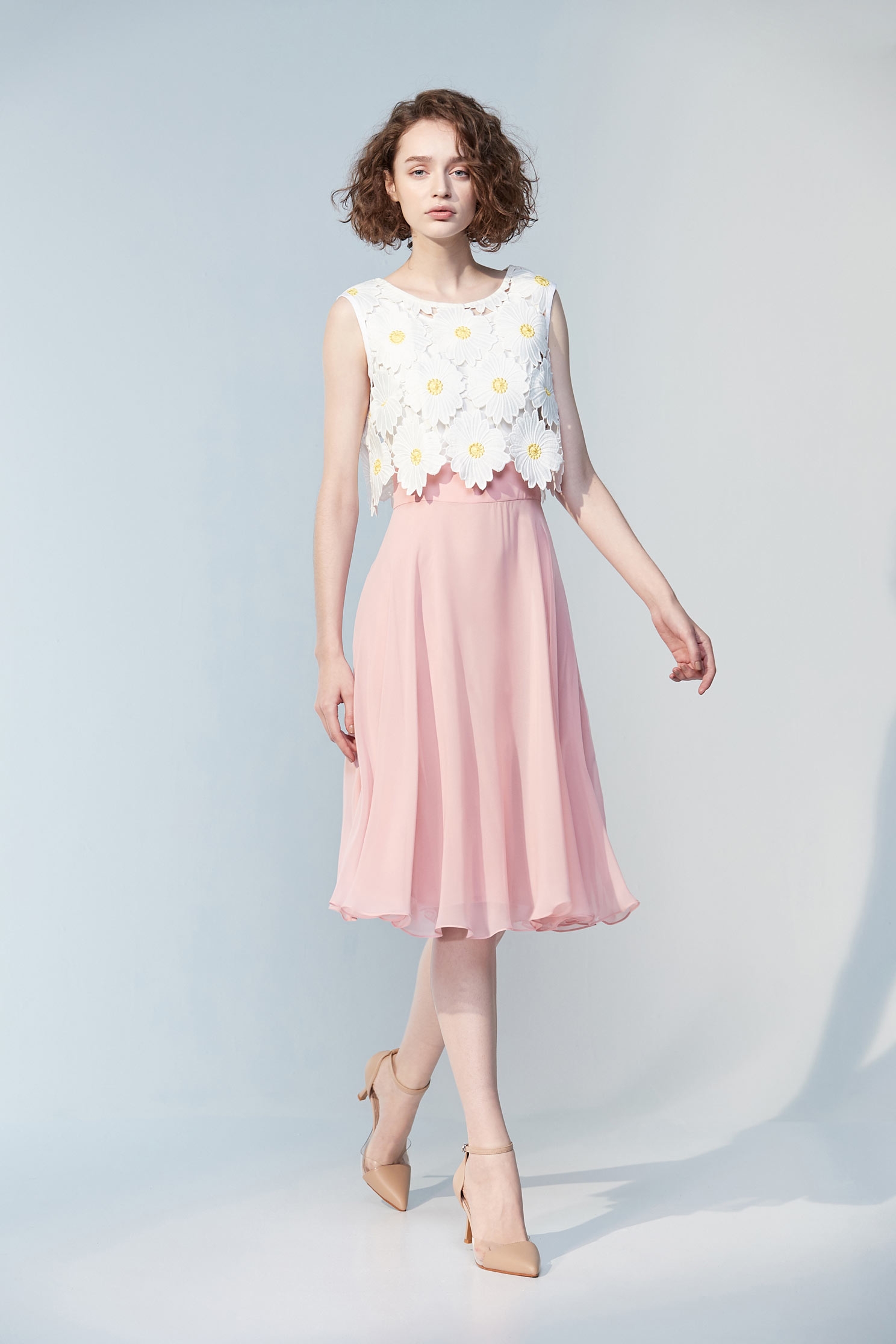 Sleeveless Dress with Cutwork EmbroideryPink chiffon white flower dress,U-neck dresses,Dresses,Under shirts,cocktaildresses,Season (SS) Look,mothergift,Sleeveless dresses,Evening dresses,Season (AW) Look,sleeveless tops,Lace,Lace dresses,Lace tops,dresses,Chiffon,Chiffon skirts