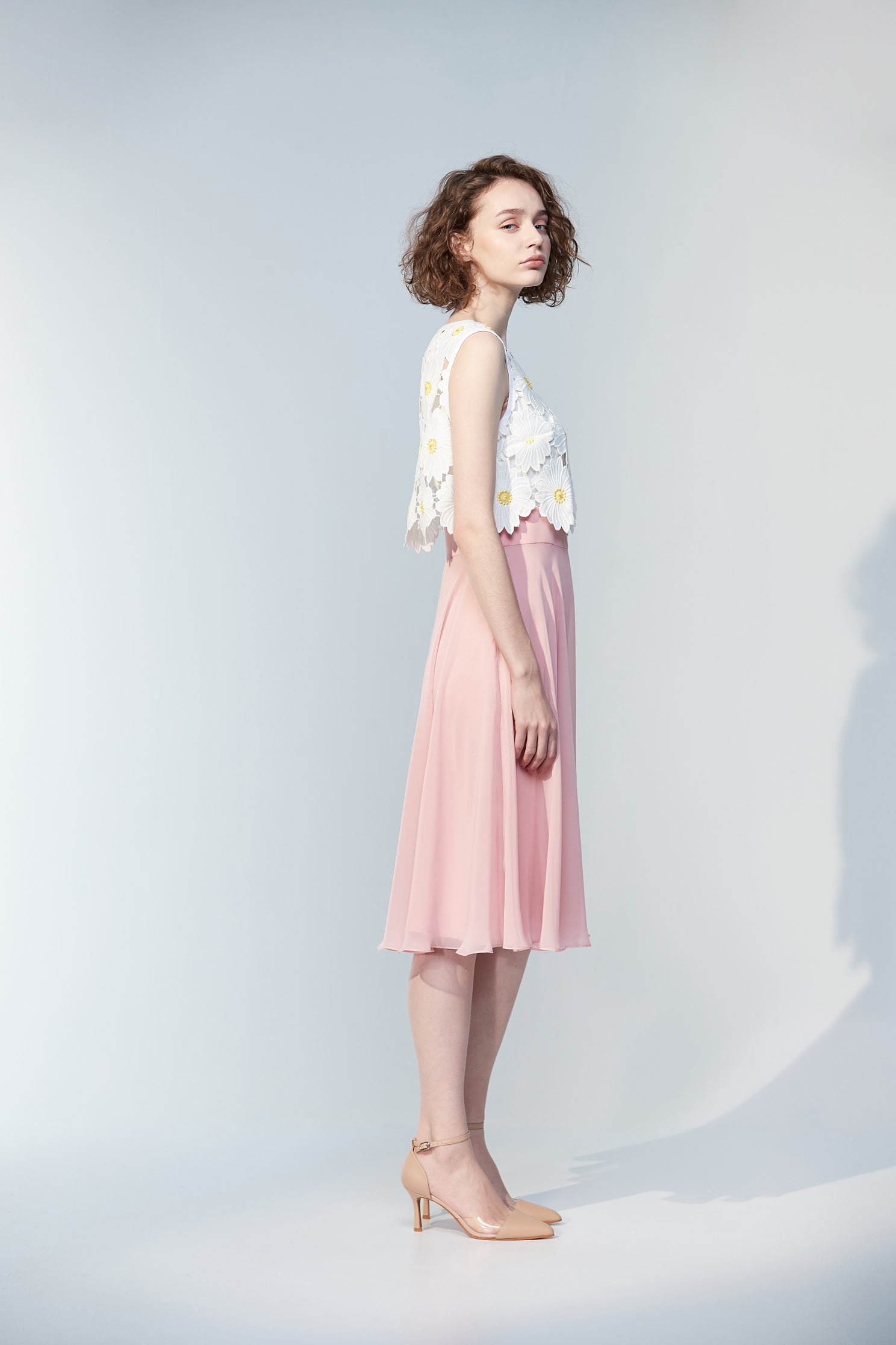 Sleeveless Dress with Cutwork EmbroideryPink chiffon white flower dress,U-neck dresses,Dresses,Under shirts,cocktaildresses,Season (SS) Look,mothergift,Sleeveless dresses,Evening dresses,Season (AW) Look,sleeveless tops,Lace,Lace dresses,Lace tops,dresses,Chiffon,Chiffon skirts