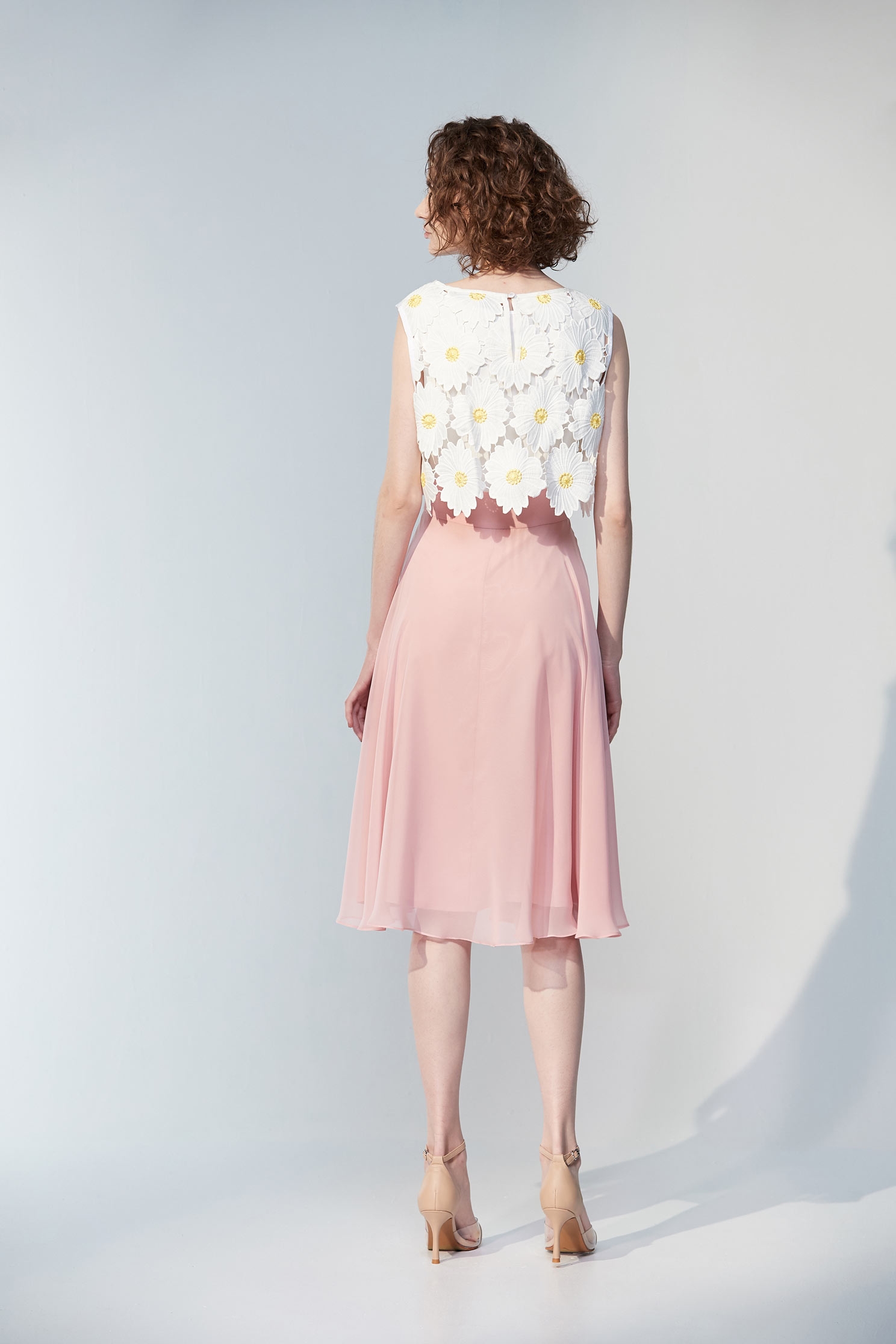 Sleeveless Dress with Cutwork EmbroideryPink chiffon white flower dress,U-neck dresses,Dresses,Under shirts,cocktaildresses,Season (SS) Look,mothergift,Sleeveless dresses,Evening dresses,Season (AW) Look,sleeveless tops,Lace,Lace dresses,Lace tops,dresses,Chiffon,Chiffon skirts