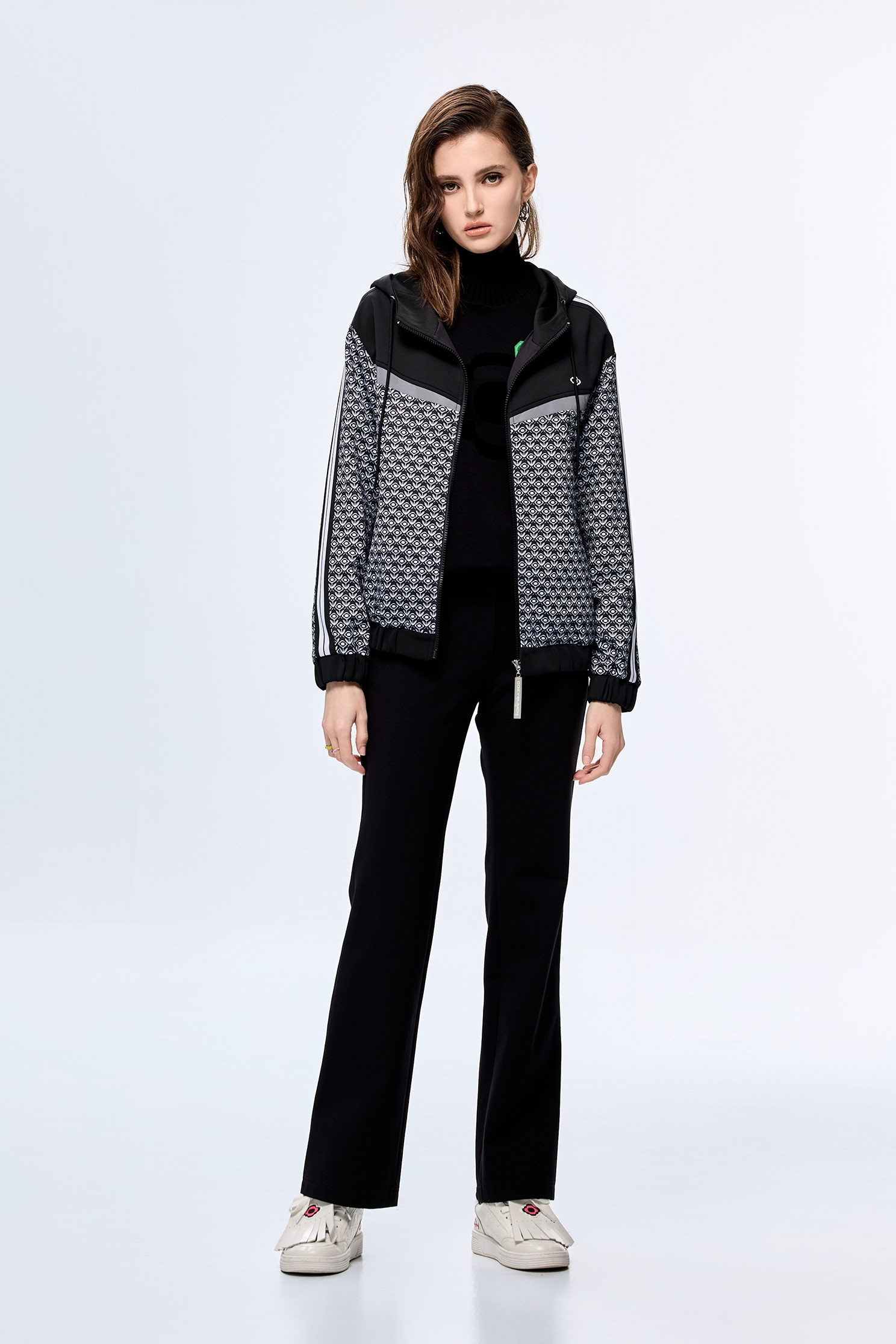 Black and White Logo Print JacketBlack and White Logo Print Jacket,Outerwear,Season (AW) Look,Hoodie jackets