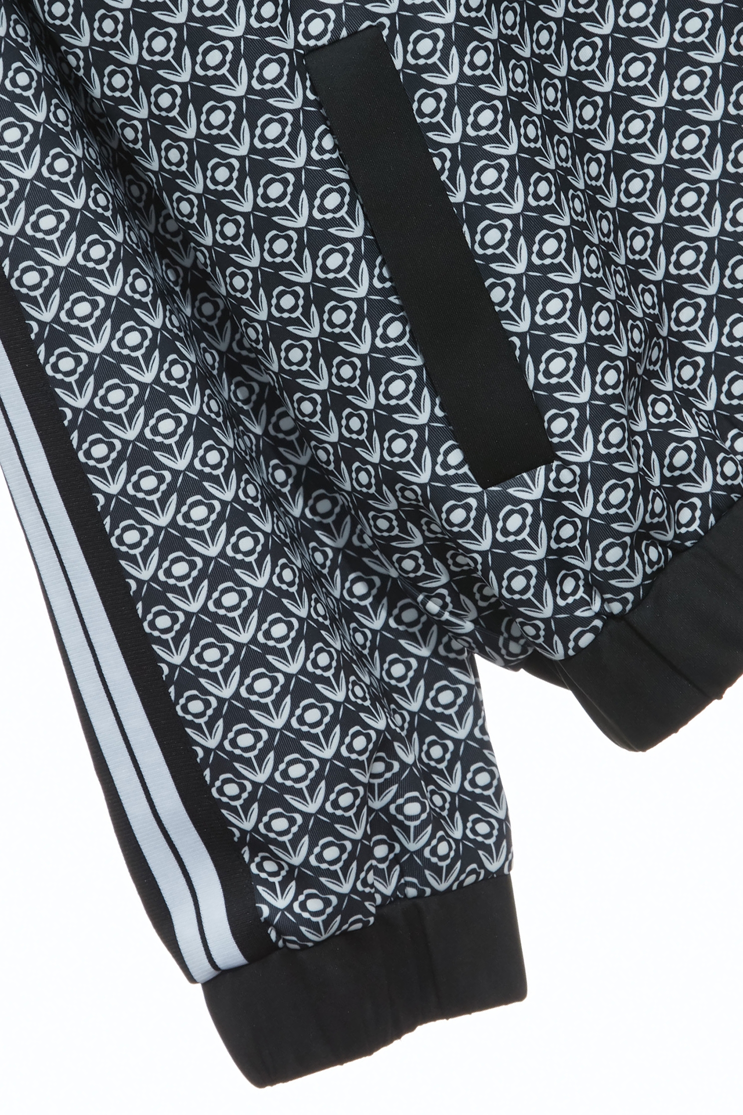 Black and White Logo Print JacketBlack and White Logo Print Jacket,Outerwear,Season (AW) Look,Hoodie jackets