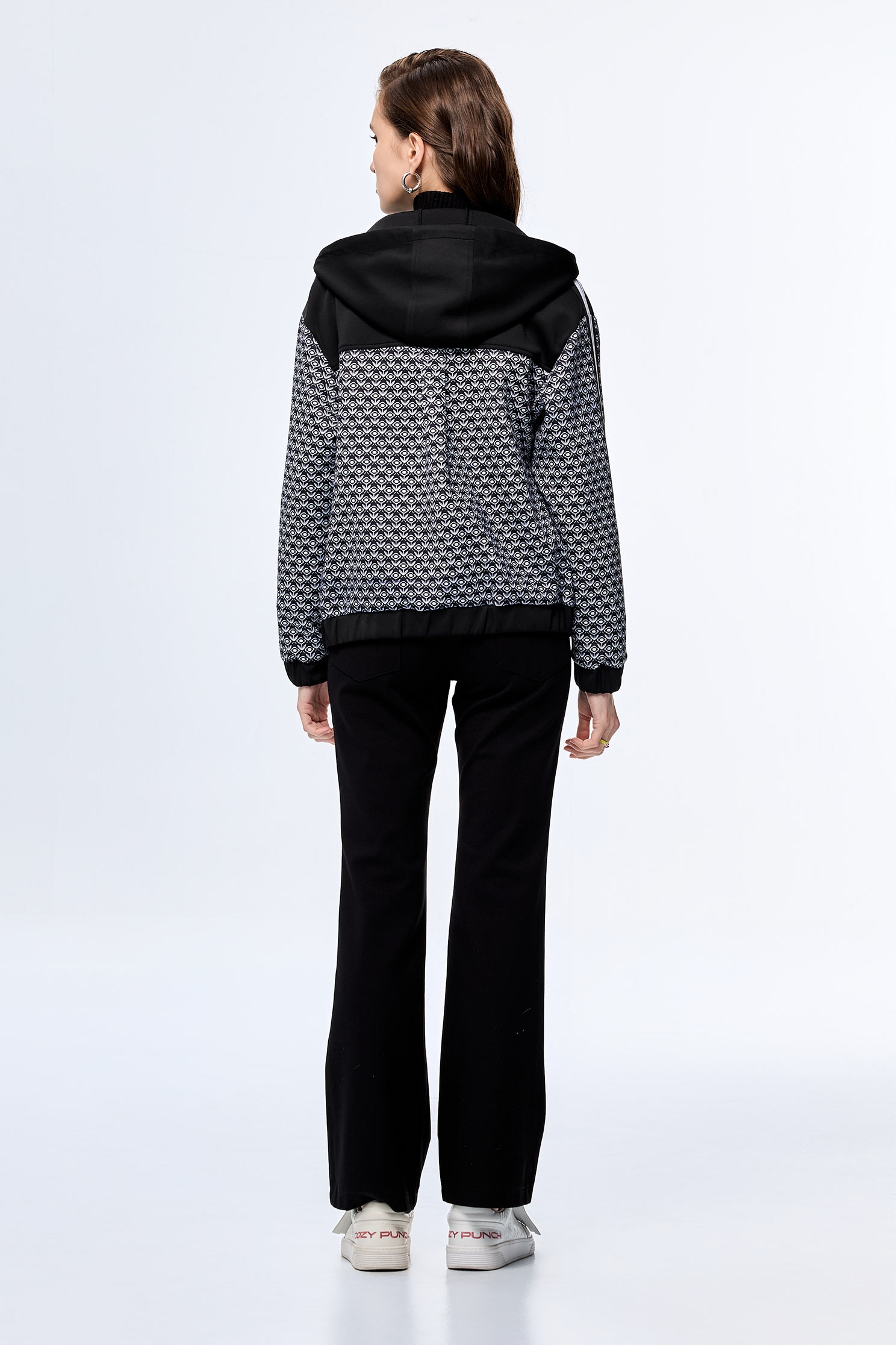 Black and White Logo Print JacketBlack and White Logo Print Jacket,Outerwear,Season (AW) Look,Hoodie jackets