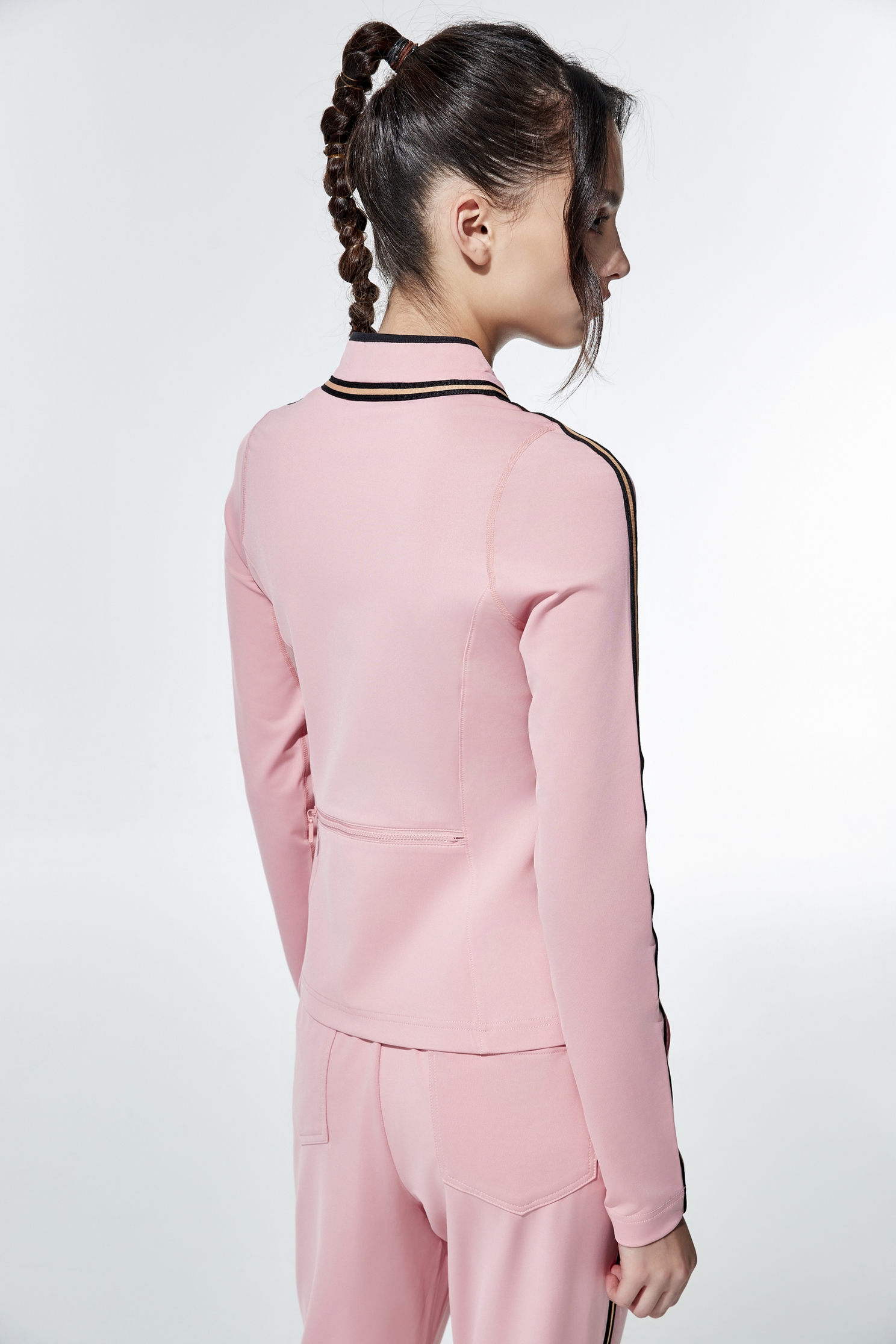Fitted Jacket With Contrast Trim DetailJacket with color-trimmed collar,Outerwear,Season (AW) Look