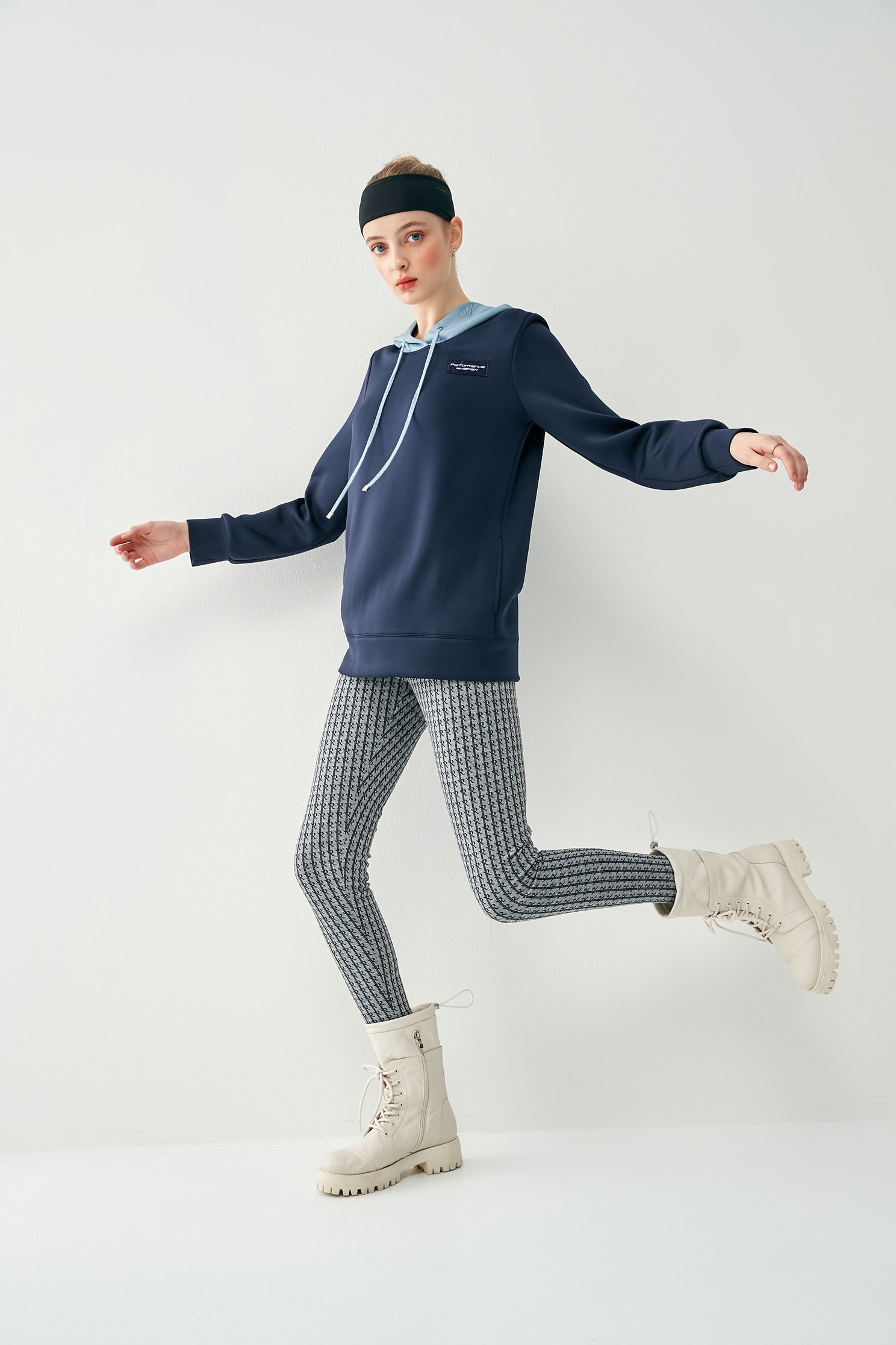 Cloud  Thermal Top With Colored Hooded DesignColored hooded  CLO  thermal top,Tops,Embroidered,Hoodie tops,Season (AW) Look,Pink,Athleisure,cloudcollection