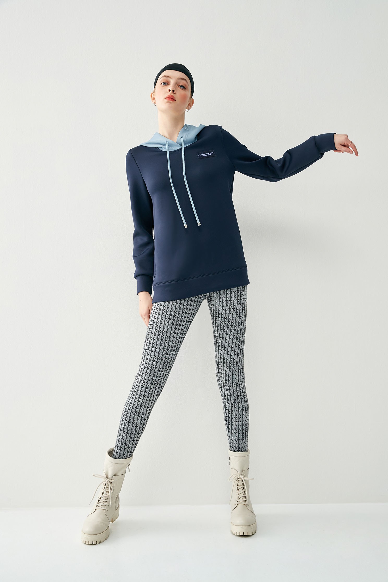 Cloud  Thermal Top With Colored Hooded DesignColored hooded  CLO  thermal top,Tops,Embroidered,Hoodie tops,Season (AW) Look,Pink,Athleisure,cloudcollection