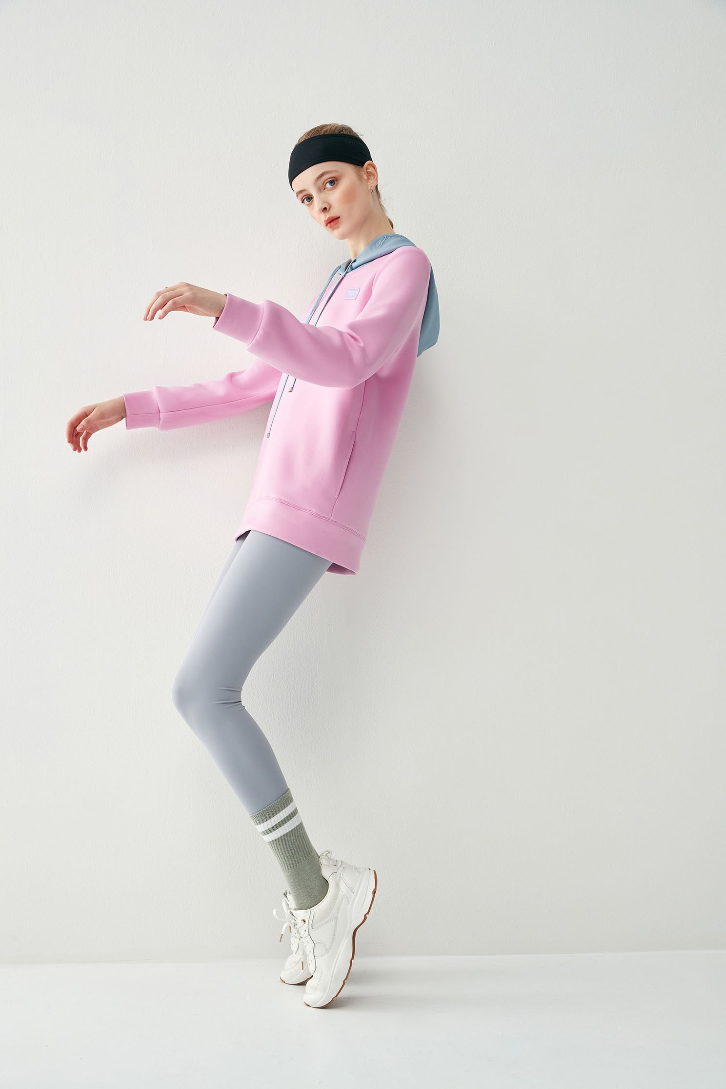 Cloud  Thermal Top With Colored Hooded DesignColored hooded  CLO  thermal top,Tops,Embroidered,Hoodie tops,Season (AW) Look,Pink,Athleisure,cloudcollection