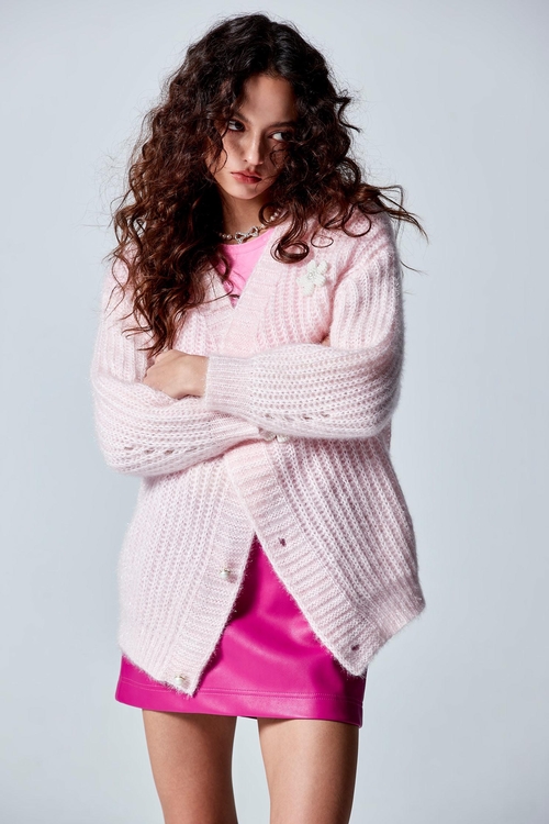 Oversize Pink Knit Cardigan With Floral Brooch Accessory,Knitted coats