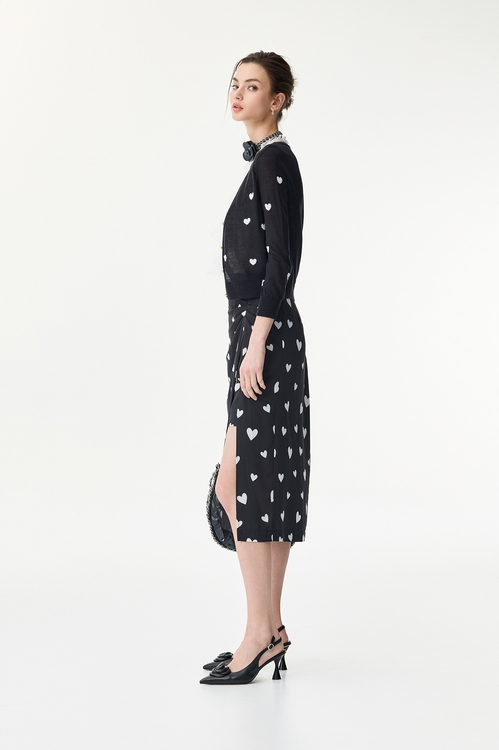 Heart Print V-neck Cardigan,,Heart Print V-neck Cardigan,Jackets,Outerwear,Season (SS) Look,Trench coats,Jackets,Outerwear,Season (SS) Look,White outerwear,Embroidered,Jackets,Outerwear,Season (SS) Look,pearl,Knitted,Knitted coats,Black outerwear
