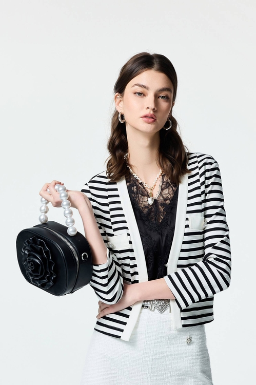 Black White Stripe V-neck Jacket,,Black White Stripe V-neck Jacket,Jackets,Outerwear,Season (SS) Look,Embroidered,upperclass,Office Looks,Outerwear,Hats,Season (SS) Look,upperclass,Hoodie jackets,Trench coats,Jackets,Outerwear,Season (SS) Look,pearl,Back To Classic,Back To B/W