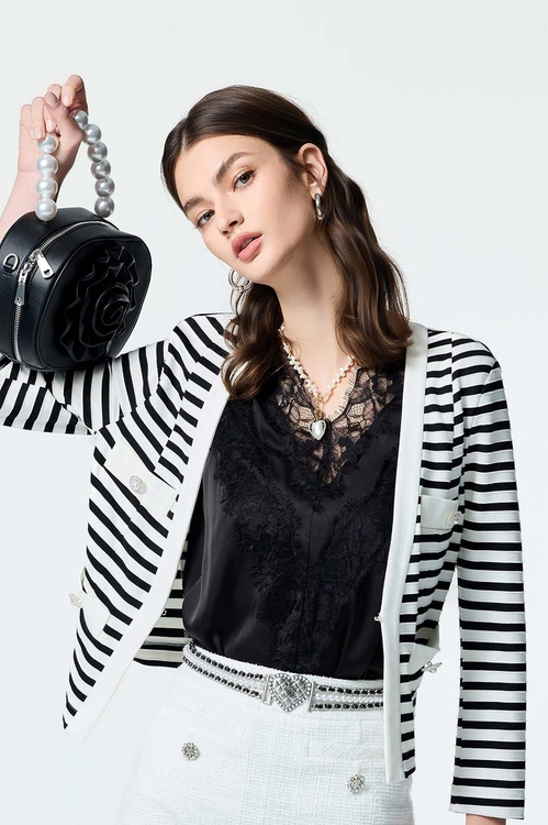 Black White Stripe V-neck Jacket,,Black White Stripe V-neck Jacket,Jackets,Outerwear,Season (SS) Look,Embroidered,upperclass,Office Looks,Outerwear,Hats,Season (SS) Look,upperclass,Hoodie jackets,Trench coats,Jackets,Outerwear,Season (SS) Look,pearl,Back To Classic,Back To B/W