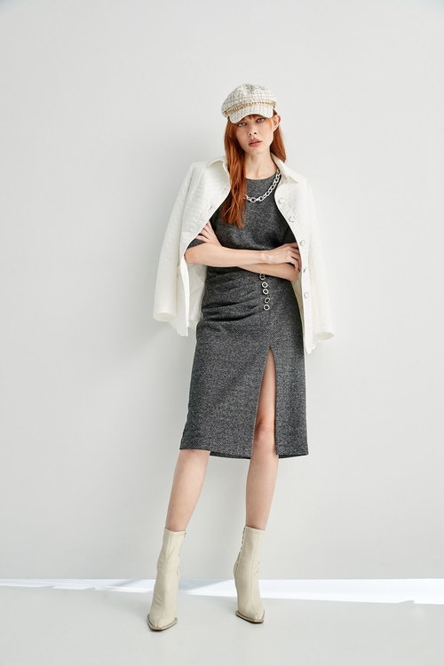 Front Slit Pleated Detail Pencil Skirt,simple outfits