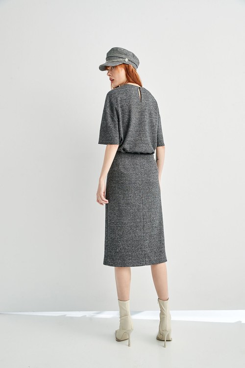 Front Slit Pleated Detail Pencil Skirt,simple outfits