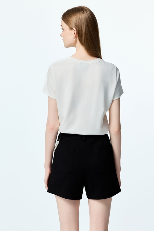 Black Shorts With Detachable Pearl Accessory,Black pants
