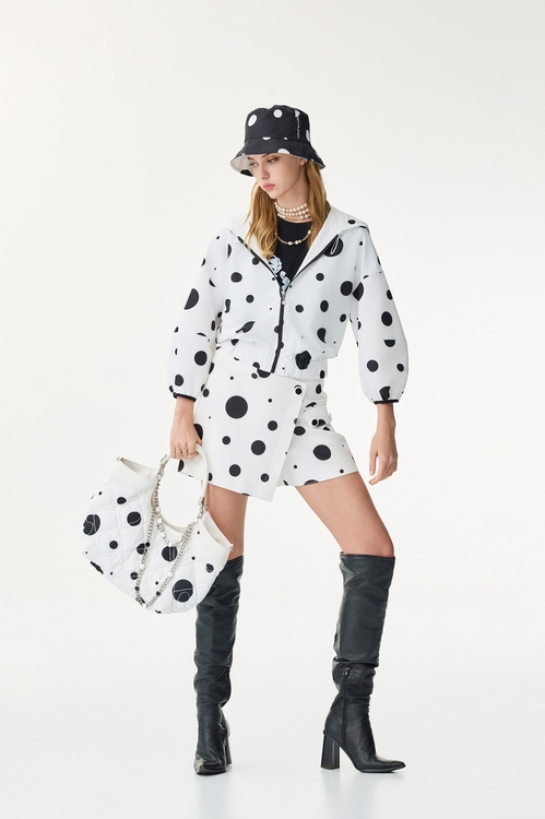 Black Polka Dot Skorts,,Black Polka Dot Skorts,Season (SS) Look,Skinny pants,Skinny pants,Pants,V-Neck T shirts,Tops,Embroidered,Season (SS) Look,Embroidered tops,Sweaters,Season (SS) Look,Shorts,Skorts