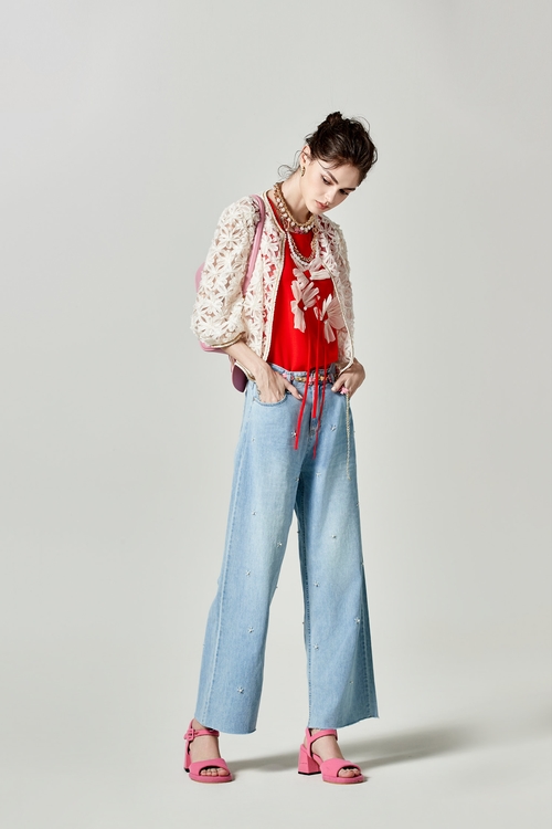 Wide Leg Jeans With Floral Embroidery Detail,Denim pants