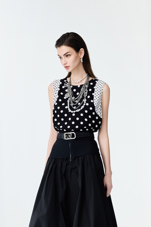 Contrast Polka Dot Vest,Season (SS) Look