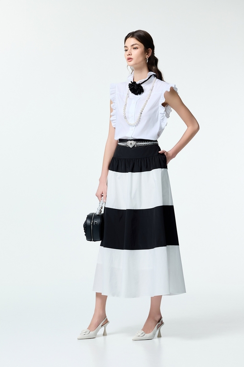 Ruffle Vest With Detachable Rose Brooch,Season (SS) Look