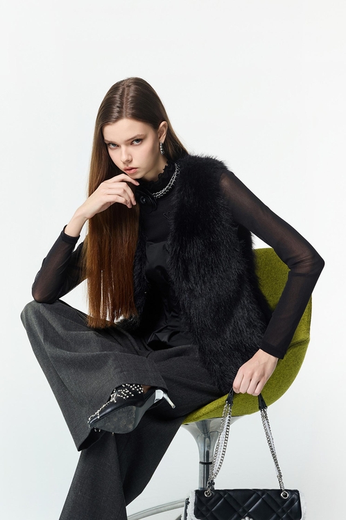 V-neck Faux Fur Black Vest,sleeveless tops,sleeveless tops,Sleeveless tops,sleeveless tops