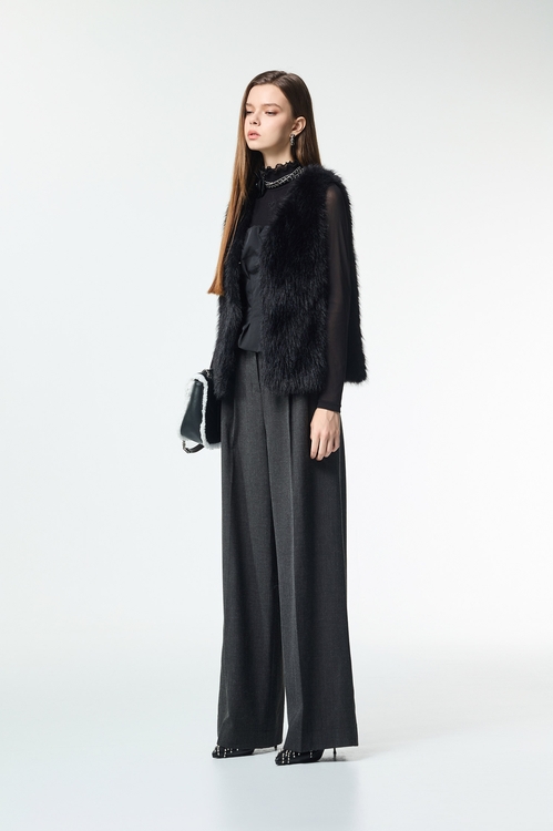 V-neck Faux Fur Black Vest,sleeveless tops,sleeveless tops,Sleeveless tops,sleeveless tops
