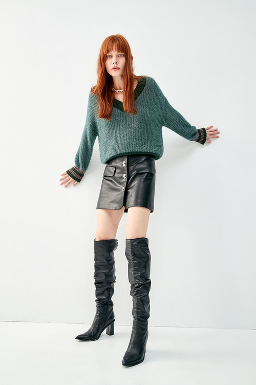 V-Neck Green Knit Top,Party Looks