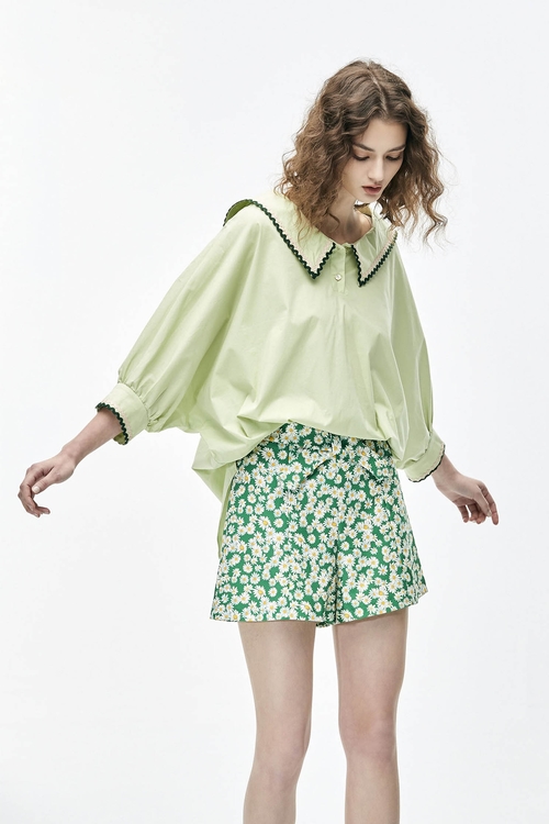 Oversize Lace Trim Green Blouse,healing colors