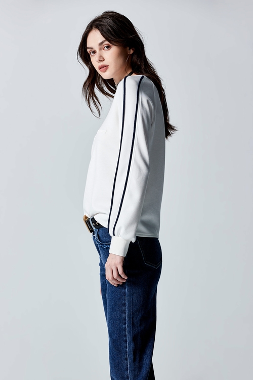 V-neck Front Slogan Sweatshirt,Embroidered tops