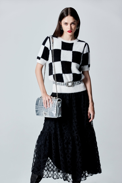 Black White Checkered Fuzzy Top,Knitted tops