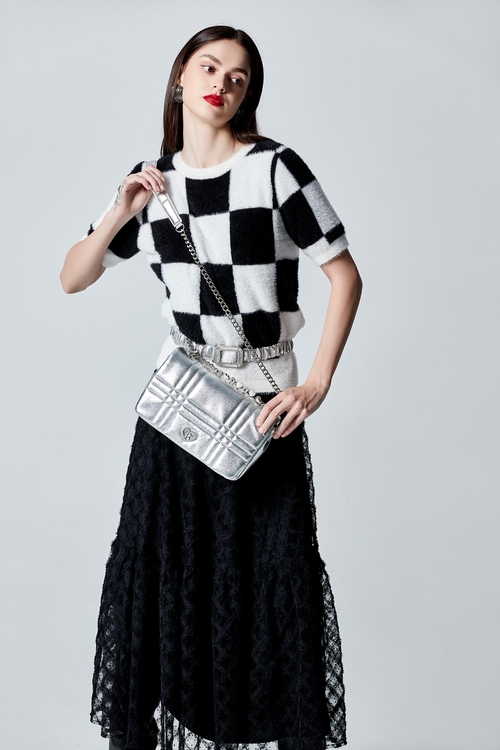 Black White Checkered Fuzzy Top,Knitted tops