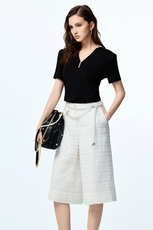 V-neck Pearl Detail Black Top,Season (AW) Look