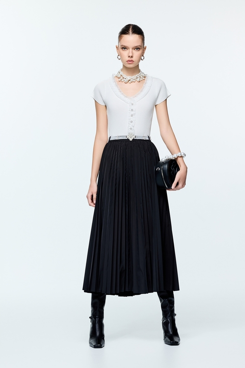 Pleated Detail V-neck Knit Top,Season (AW) Look
