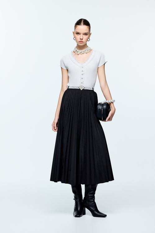 Pleated Detail V-neck Knit Top,Season (AW) Look
