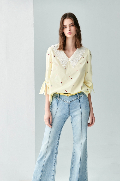 Floral Embroidered Top With Cut-Out Lace Collar,upperclass