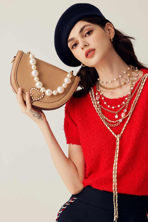 Short Sleeve Knit Top With Accessory Detail,Necklaces