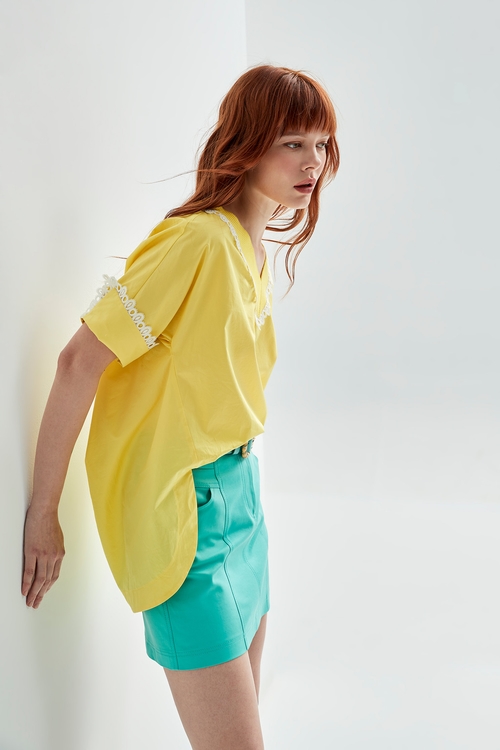 V-Neck Yellow Top With Lace Trim Detail,Long tops