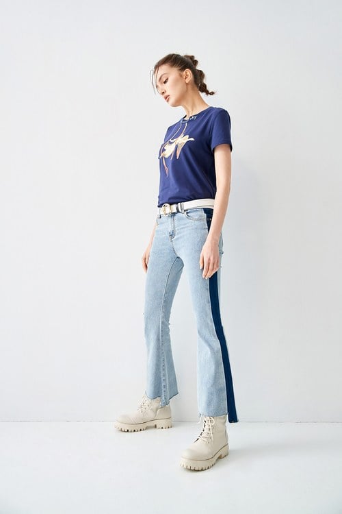 Navy Rib Neckline Tee With Graphic Print,comfotism