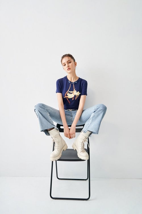 Navy Rib Neckline Tee With Graphic Print,comfotism