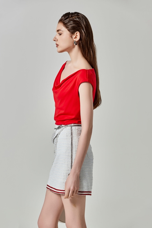 Cowl Neckline Red Top,Season (SS) Look