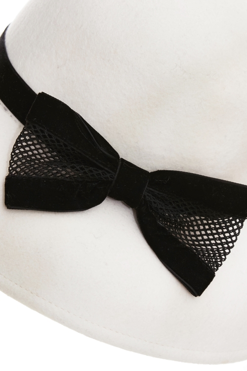 Contrast Black Bow Detail Woolen Hat,,Contrast Black Bow Detail Woolen Hat,pearl,Season (AW) Look,pearl,Season (AW) Look,Scarves,Plaid,Season (AW) Look,Knitted,Season (AW) Look,Season (AW) Look,Purewool