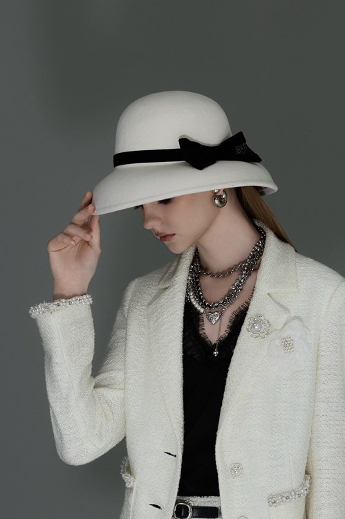 Contrast Black Bow Detail Woolen Hat,,Contrast Black Bow Detail Woolen Hat,pearl,Season (AW) Look,pearl,Season (AW) Look,Scarves,Plaid,Season (AW) Look,Knitted,Season (AW) Look,Season (AW) Look,Purewool