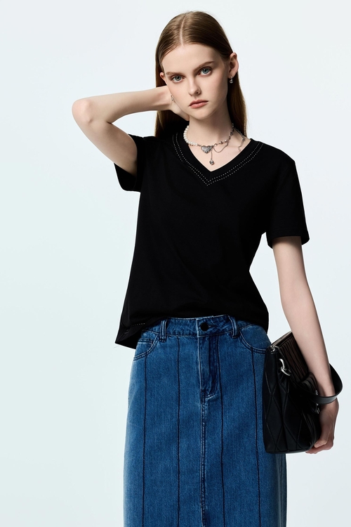 V-neck Contrast Stitch Detail Tee,Tops